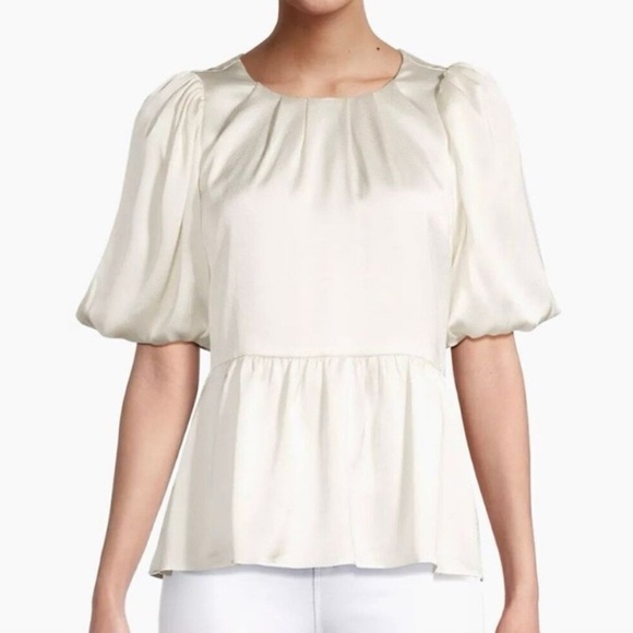 Lilly Pulitzer Tops - Lilly Pulitzer Blakelynn Elbow Sleeve Top Coconut White puff sleeves top size 6